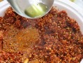 手把手教你制作美味的油泼辣辣椒油（用好辣椒和花生油，快速制作出鲜香美味的油泼辣辣椒油）
