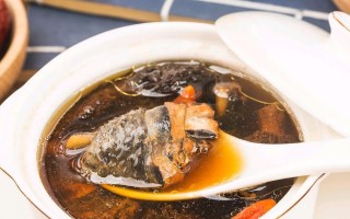 以乌鸡红枣粥为食疗佳品（营养美味功效多）