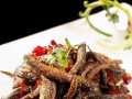 美味可口的香酥小泥鳅的做法（让你在家也能享受美食的制作方法）