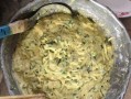 以手擀南瓜面，轻松制作美味面食（南瓜面的做法及制作技巧）