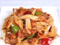 青蒜炒腐竹，清香诱人（家常菜大爱，健康美味不容错过）