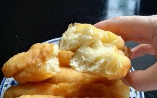 自制油条的做法（享受美味的油炸小吃）