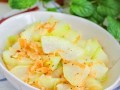用虾皮为调味品，轻松炒出清爽可口的黄瓜（虾香黄瓜的做法和注意事项）