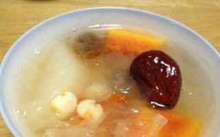 以雪梨银耳养颜羹，打造青春美丽（清凉滋润，女性养颜圣品）