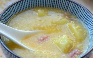 南瓜瘦肉粥，健康瘦身的美食（用双米加入南瓜和瘦肉，让粥更营养丰富）
