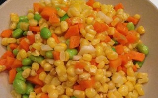 三色玉米粒美食大（丰富口味，营养均衡，轻松DIY）