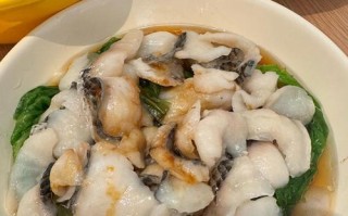 以油淋鱼片为主的传统川菜做法（口感鲜美的川菜佳肴，让你垂涎三尺）