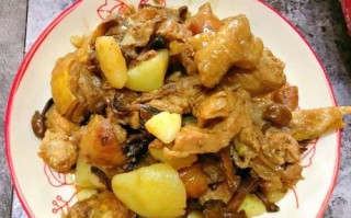 美味榛蘑清炖小笨鸡（清淡营养入口鲜香一道家常美食）