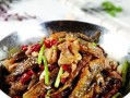 紫苏干煸小泥鳅，美味可口的夏日佳品（清爽美味，越吃越上瘾的健康小吃）