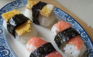 寿司饭团的制作方法（以海鲜为主的健康食品）