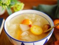 银耳薏仁汤的功效与做法（一道养生佳品，滋润肌肤，强身健体）