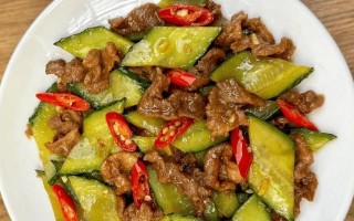 DIY拌风干黄瓜片（美味又健康的自制小零食）