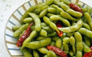 如何用五花肉煮出美味毛豆（烹饪技巧、食材选择、步骤详解）