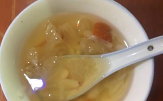 健康美味，让你爱上以香蕉百合银耳羹的做法（香甜滑嫩，营养丰富，）