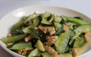 美味薰瓜肉片，尝鲜别错过（做法详解，让你在家也能吃到外面的好味道）