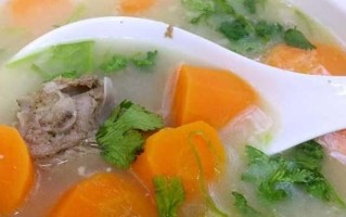 羊蝎子胡萝卜汤，美味健康的冬季暖心汤（以传统秘方制作，口感鲜美、滋补养生）