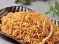 鲜美可口的鱿鱼芥兰炒米粉（家庭美食，味蕾狂欢）
