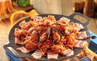 美味章鱼煲五花肉做法大揭秘（快乐烹饪，享受美食之旅）