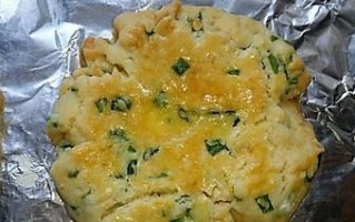 香葱油酥饼干的制作方法（用最简单的材料，做最美味的小食）