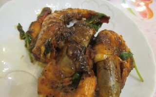 香浓诱人的新加坡黑胡椒虾（香料与虾肉的完美搭配，让你大呼过瘾）