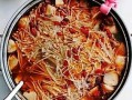 尝鲜必备（家庭美食秘籍，轻松烹饪老鸭粉丝汤）