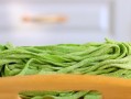 如何自制美味蔬菜面条（简单易学的做法让你大快朵颐）
