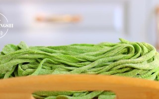 如何自制美味蔬菜面条（简单易学的做法让你大快朵颐）