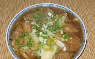 如何做出美味的油面筋塞肉（学会这个做法，让你的家人爱上你的厨艺）