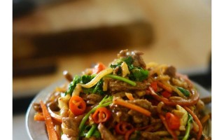酸萝卜炒牛肉丝（一道简单易学的家常菜谱）