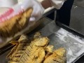 爆炸美味，炸大鲤鱼全攻略（鲜香可口，轻松学会如何炸出外皮酥脆的大鲤鱼）