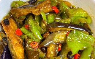 简单易学的清炒青茄子做法（一口香甜，健康美味）