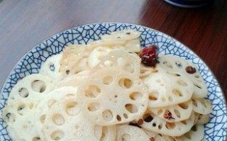 学会做小炒藕片，味道媲美大厨（家常菜必备，简单易学的小炒藕片做法）