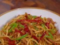 美味包菜肉丝炒面的做法（教你如何煮出口感细腻的面条，让家人和朋友赞不绝口）