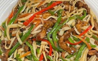 美味肉丝杏鲍菇的做法（用杏鲍菇点亮美食生活，营养美味一次拥有）