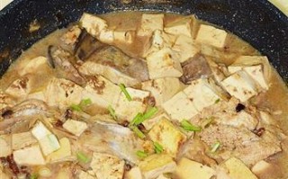 美味鳕鱼炖豆腐的制作方法（传统佳肴，营养丰富的健康食品）