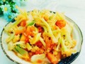 手把手教你做出美味可口的西红柿炒菜花（学习以西红柿为主料制作健康美食的关键技巧）