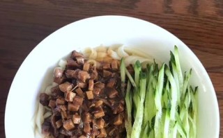紫甘蓝拌蛋，新颖营养健康（以紫甘蓝拌蛋定姐鸡蛋干，让你早餐也能吃出健康）