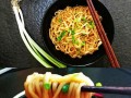 用料简单，味道绝佳——西红柿洋葱炒面的制作方法（从选材到烹制，教你做出一碗美味的西红柿洋葱炒面）