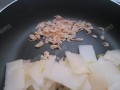 家常菜谱（清爽美味的夏季佳肴，轻松做出家庭特色菜）