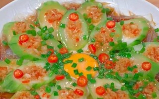 丝瓜炒对虾（用丝瓜清爽搭配对虾鲜香，这道菜你一定要试试！）