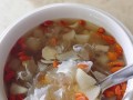 健康美味（以营养美容为理念，让你轻松掌握的雪莲银耳羹制作技巧）