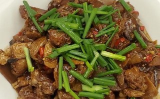 《以笋鸭为主打菜的烹饪秘笈》（以笋鸭的鲜美滋味，轻松掌握多种家常做法）