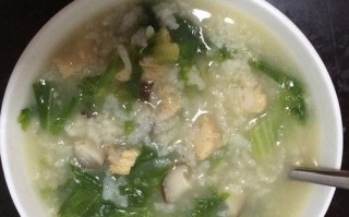 健康早餐推荐-生菜蛋粥（如何制作营养丰富的生菜蛋粥？）