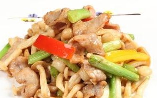 蒜苔炒猪颈肉，营养美味双收！（家常下饭菜，清爽口感受不一样！）