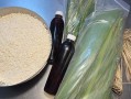 自制小枣糯米三角粽（传统美味，家庭DIY，糯香可口）