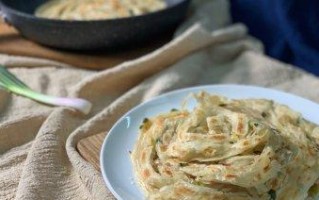 香脆可口的洋葱发面油饼（用洋葱烘托出的浓郁韵味）