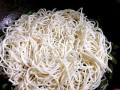 商洛焖面，暖胃暖心暖身的美味佳肴（以面皮入口，滋味浓郁回味悠长——商洛焖面的制作方法及口感评价）