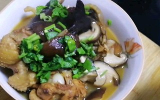 简单易学的香菇鸡块做法，让你的家人大饱口福（简单易学的香菇鸡块做法，让你的家人大饱口福）
