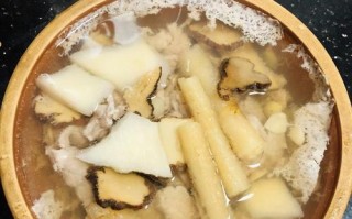 探秘野菌汤的独特做法（如何烹制一碗鲜美的野菌汤？）