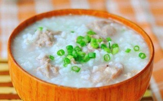 清凉美食，健康享受——以西瓜粥为主题的做法（解暑神器，美容养颜，营养丰富，简单易学）